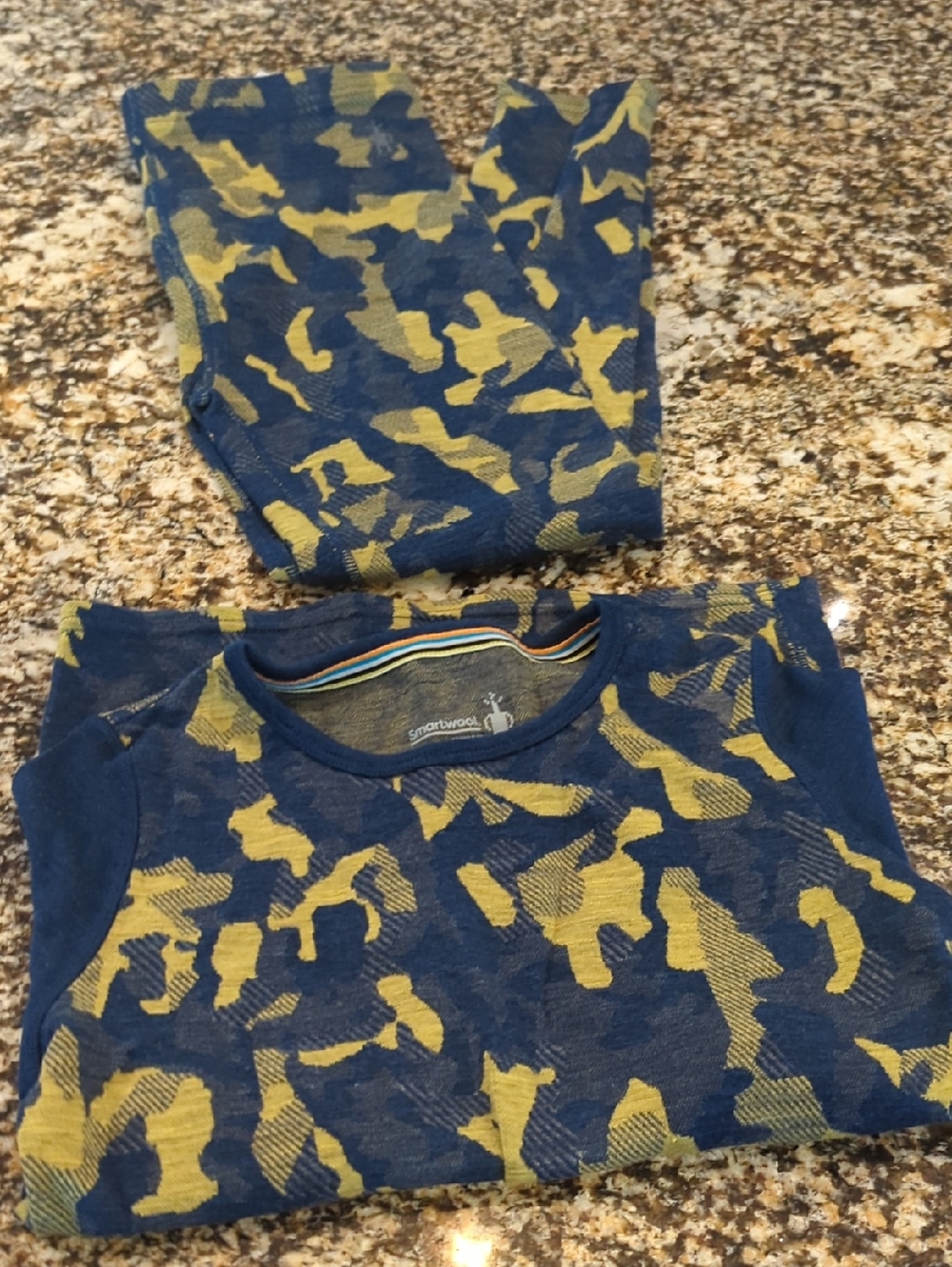 Smartwool Kids Large Merino 250 Base Layer Set Camo Blue Yellow